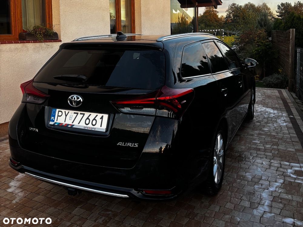 Toyota Auris 2016 photo 3