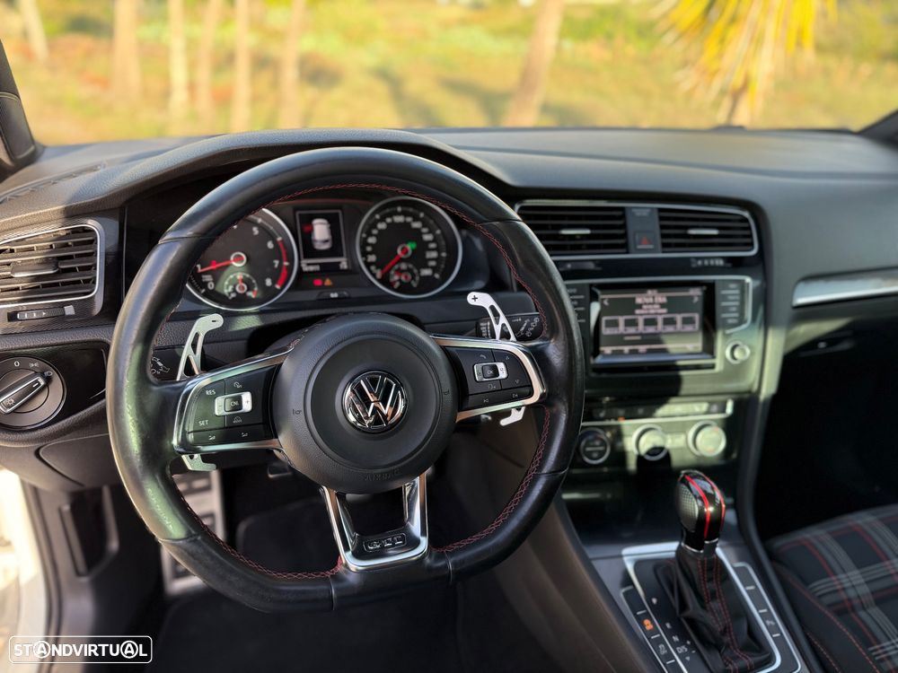 VW Golf 2.0 TSi GTi DSG Performance - 13