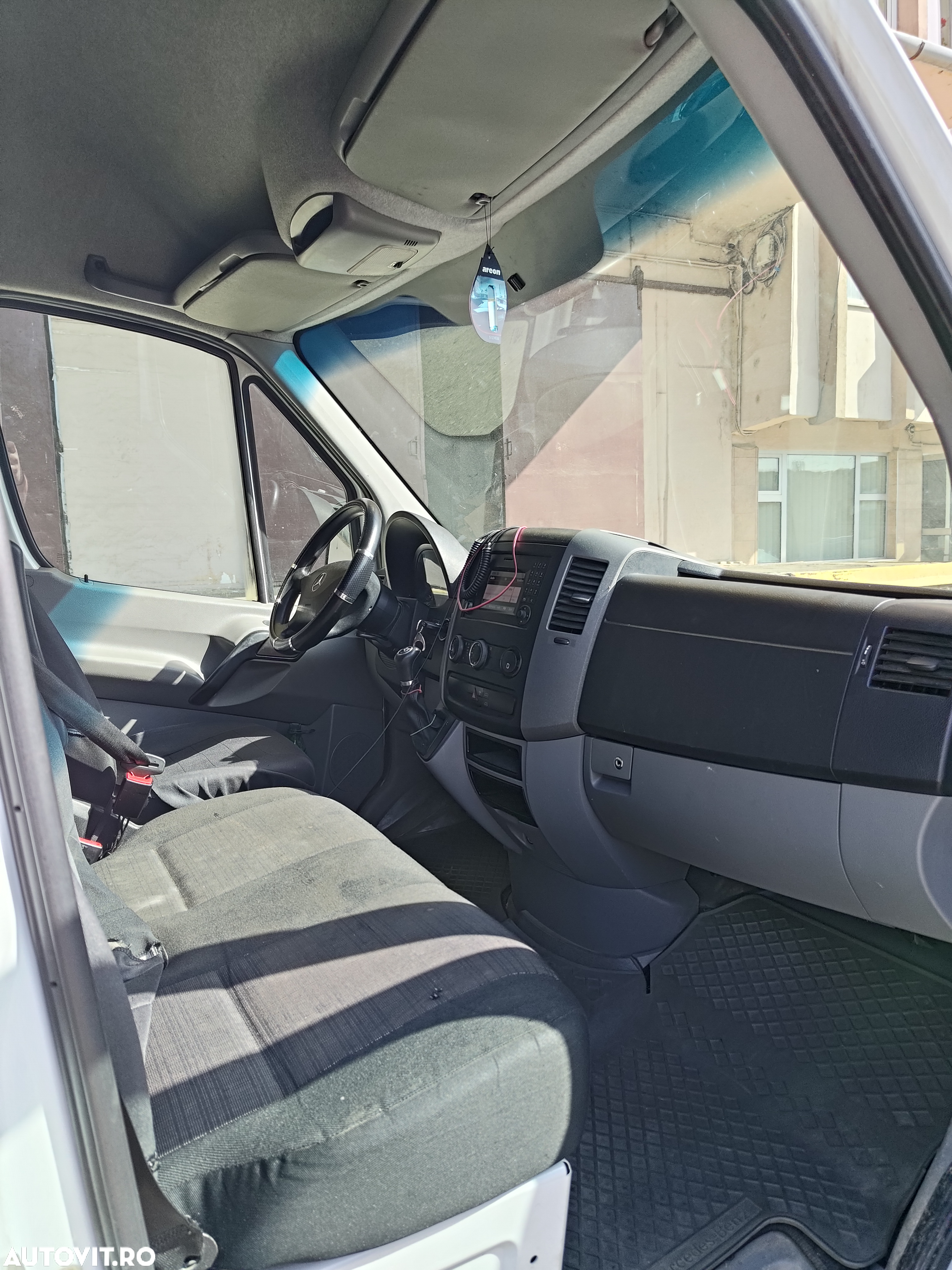 Mercedes-Benz Sprinter - 10