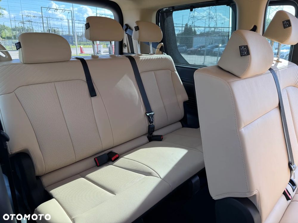 Hyundai Staria 1.6 T-GDI HEV Smart VIP - 25