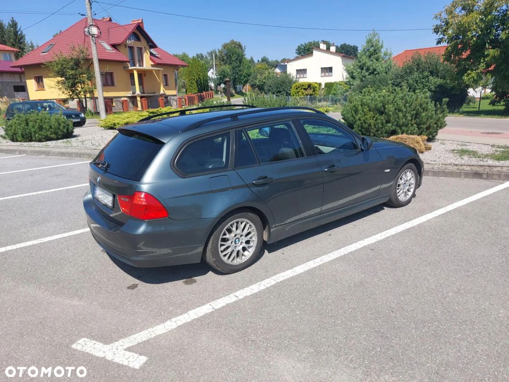 BMW Seria 3 318i - 9