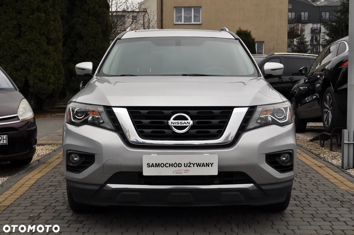 Nissan Pathfinder - 4