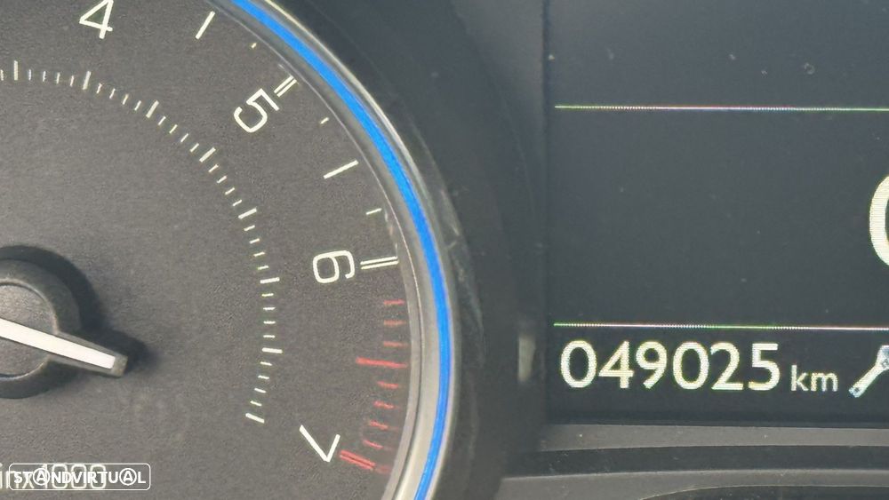 Peugeot 2008 1.2 PureTech Allure EAT6 - 14