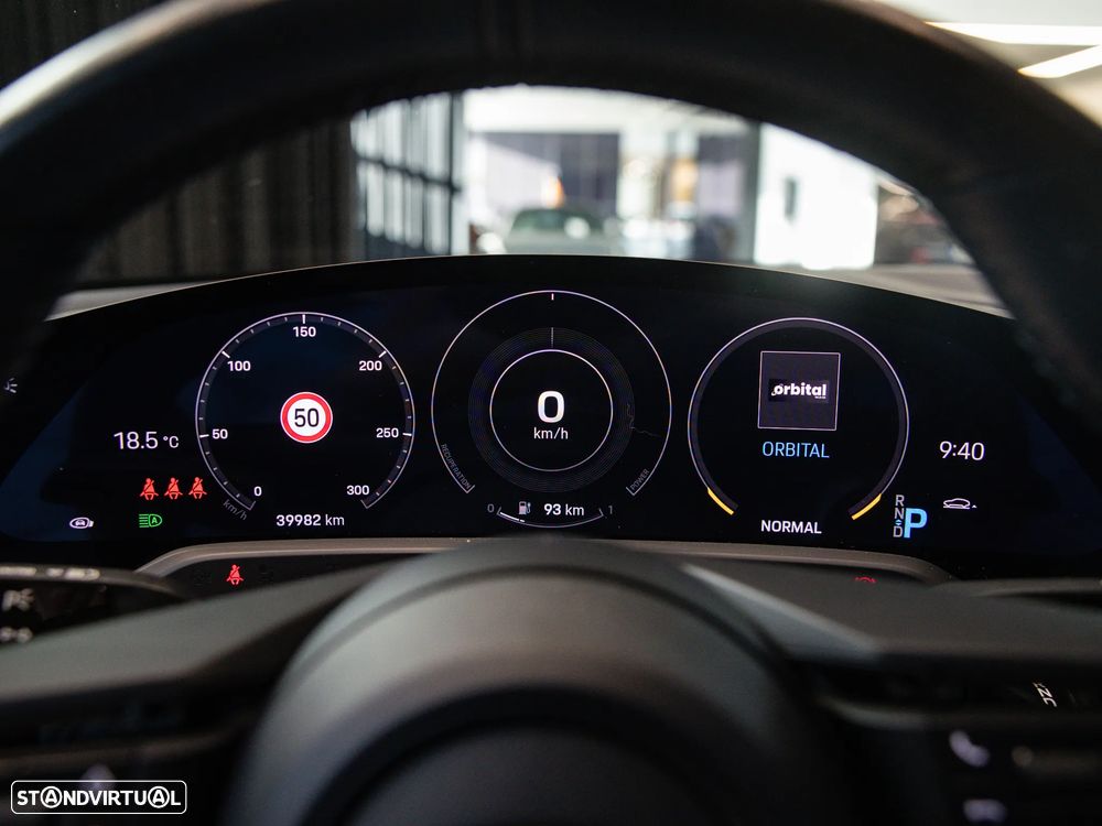 Porsche Taycan Standard - 24