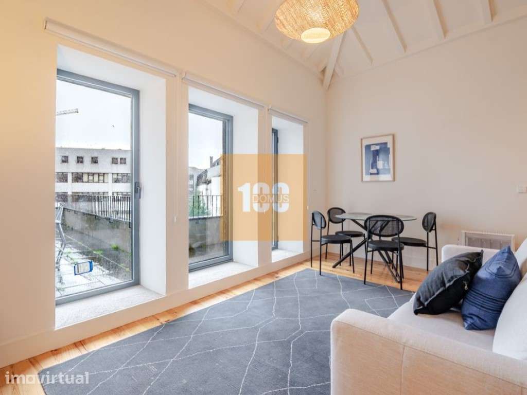 Apartamento T0 com terraço na Rua de Cedofeita - Grande imagem: 2/22