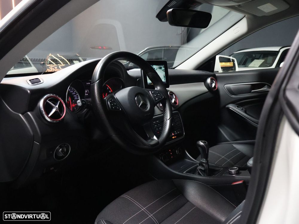 Mercedes-Benz CLA 200 d Shooting Brake Urban - 6