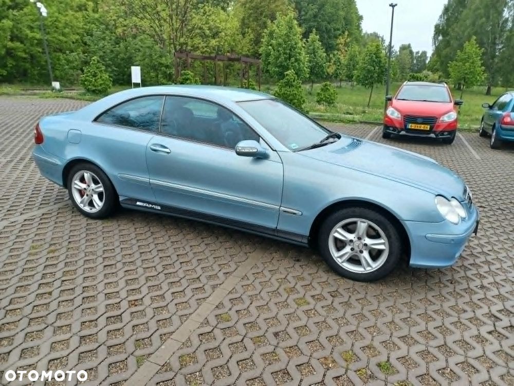 Mercedes-Benz CLK - 12