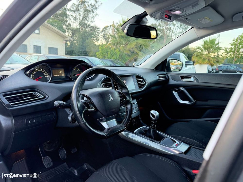 Peugeot 308 1.6 e-HDi Allure - 23