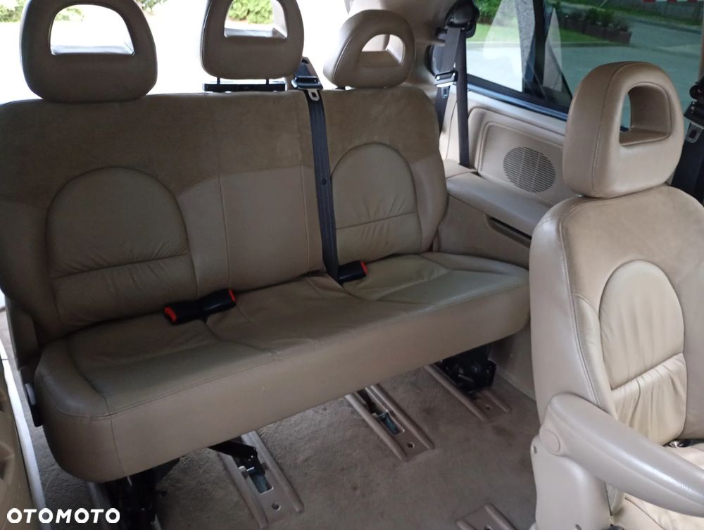 Chrysler Grand Voyager 3.3 Limited - 33