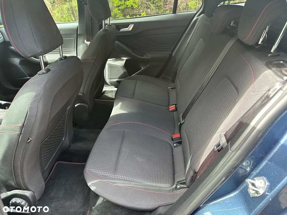 Ford Focus 1.0 EcoBoost Hybrid ST-LINE DESIGN - 10