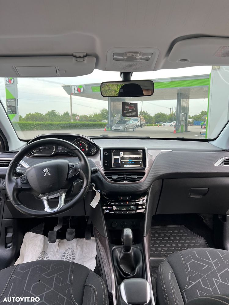Peugeot 2008 1.2 VTi Active - 10