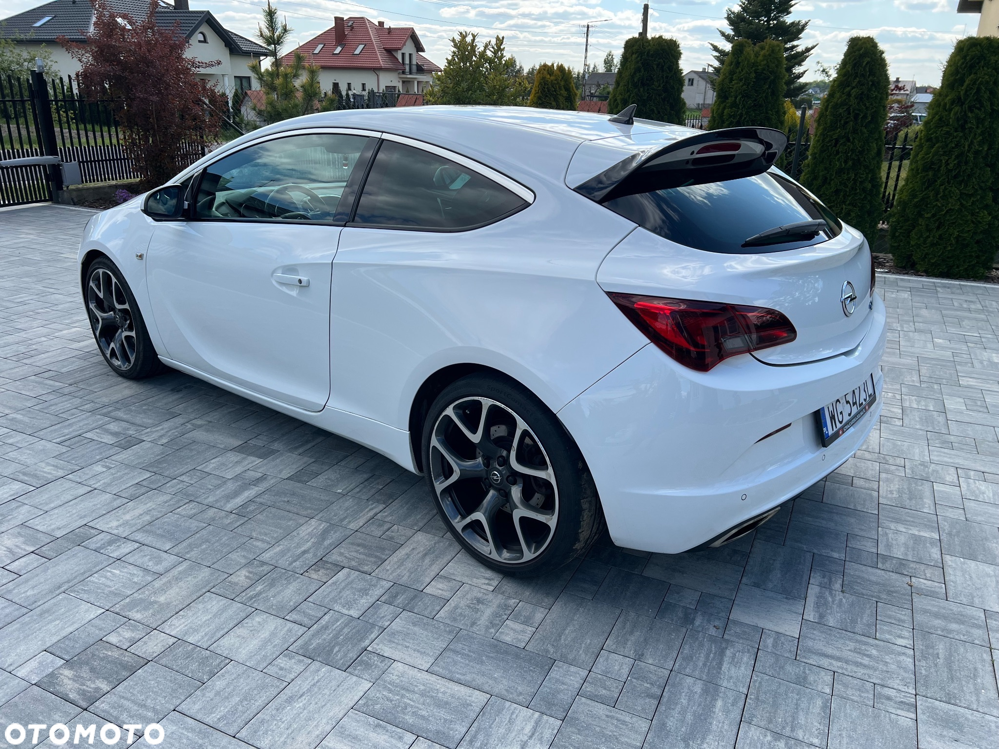Opel Astra IV GTC OPC - 6