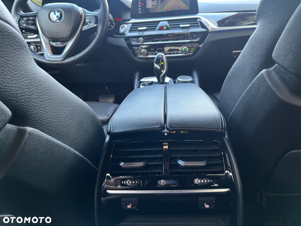 BMW Seria 5 520d xDrive Sport Line sport - 17