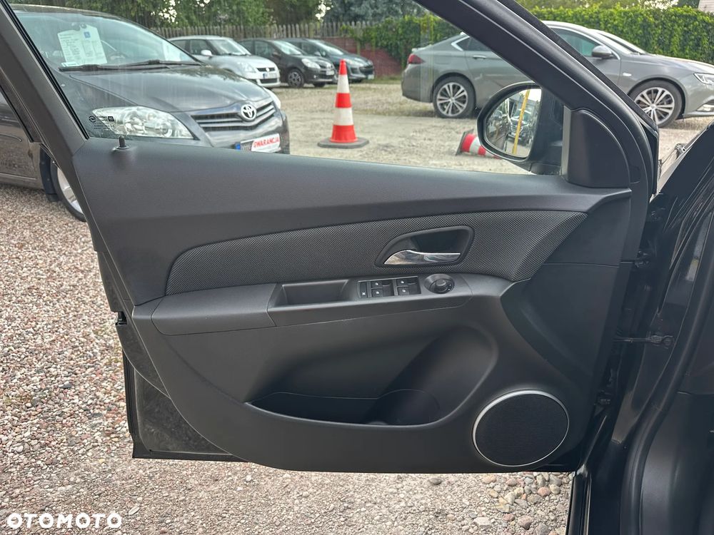 Chevrolet Cruze 1.6 LT+ - 11
