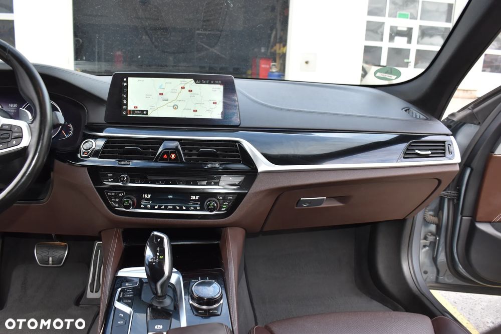 BMW Seria 5 530d xDrive M Sport sport - 24