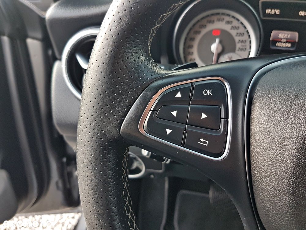 Mercedes-Benz CLA 200 7G-DCT AMG Line - 17