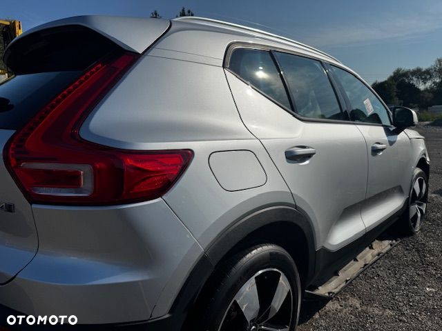 Volvo XC 40 D4 AWD Geartronic Momentum - 23