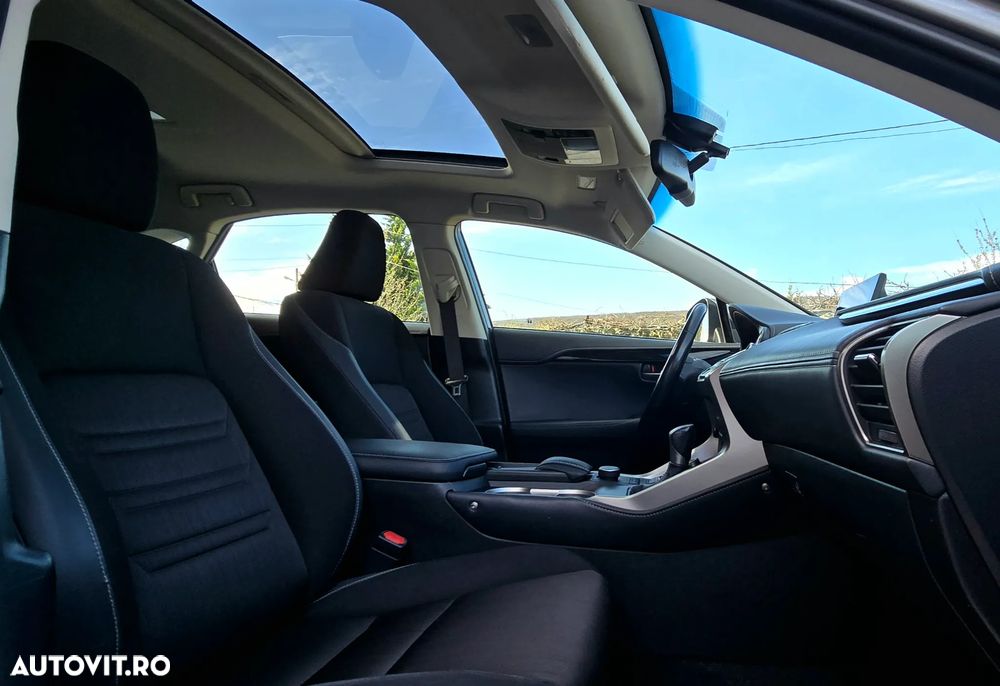 Lexus Seria NX 300h - 25