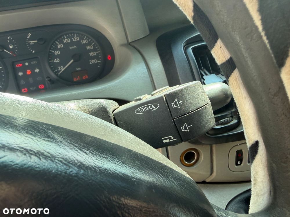 Renault Trafic Passenger - 23