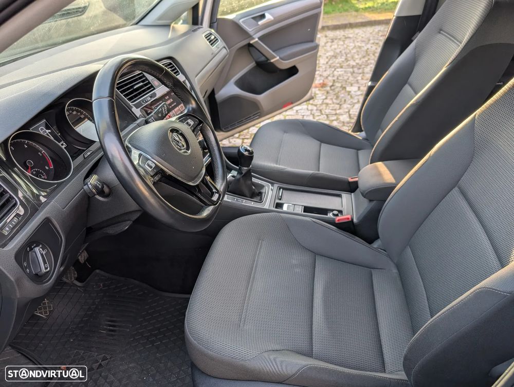 VW Golf Variant 1.6 TDi Confortline - 15