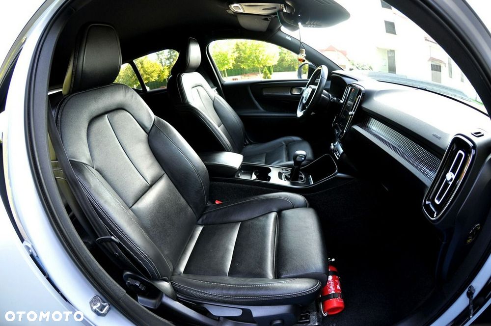 Volvo XC 40 D3 SCR R-Design - 29