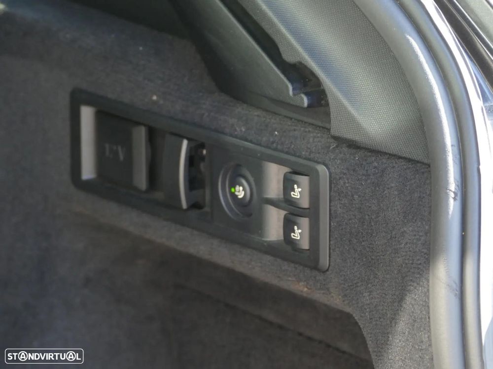 BMW 330 e Pack Desportivo M Auto - 16