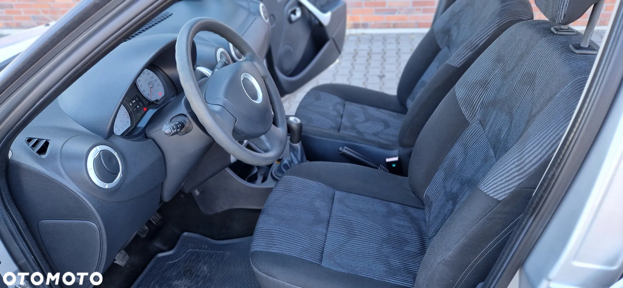 Dacia Sandero - 9
