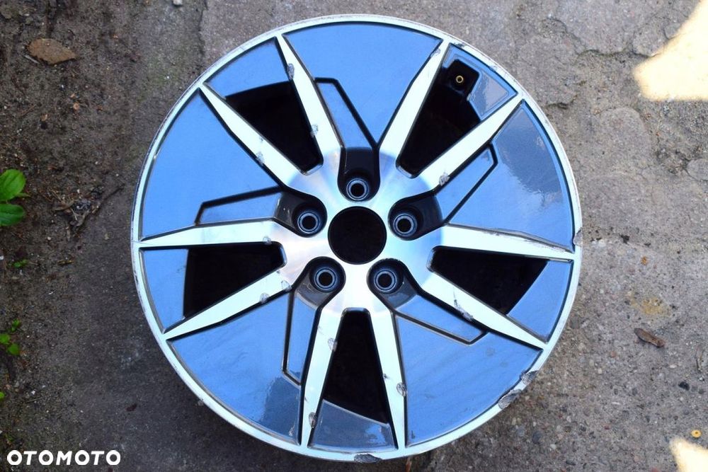 AUDI 17 A4 B9 8W0 Nowy Model Oryginał - 1