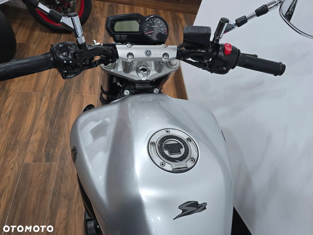 Yamaha FZ6 - 32
