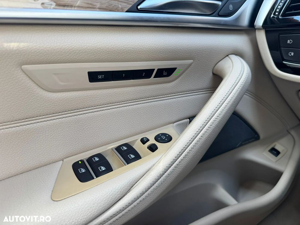 BMW Seria 5 525d AT - 36