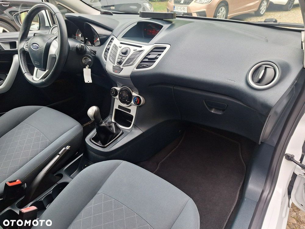 Ford Fiesta - 13