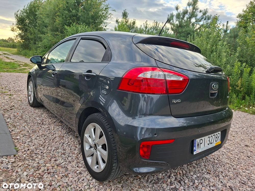 Kia Rio 1.2 Dream Team Edition - 11