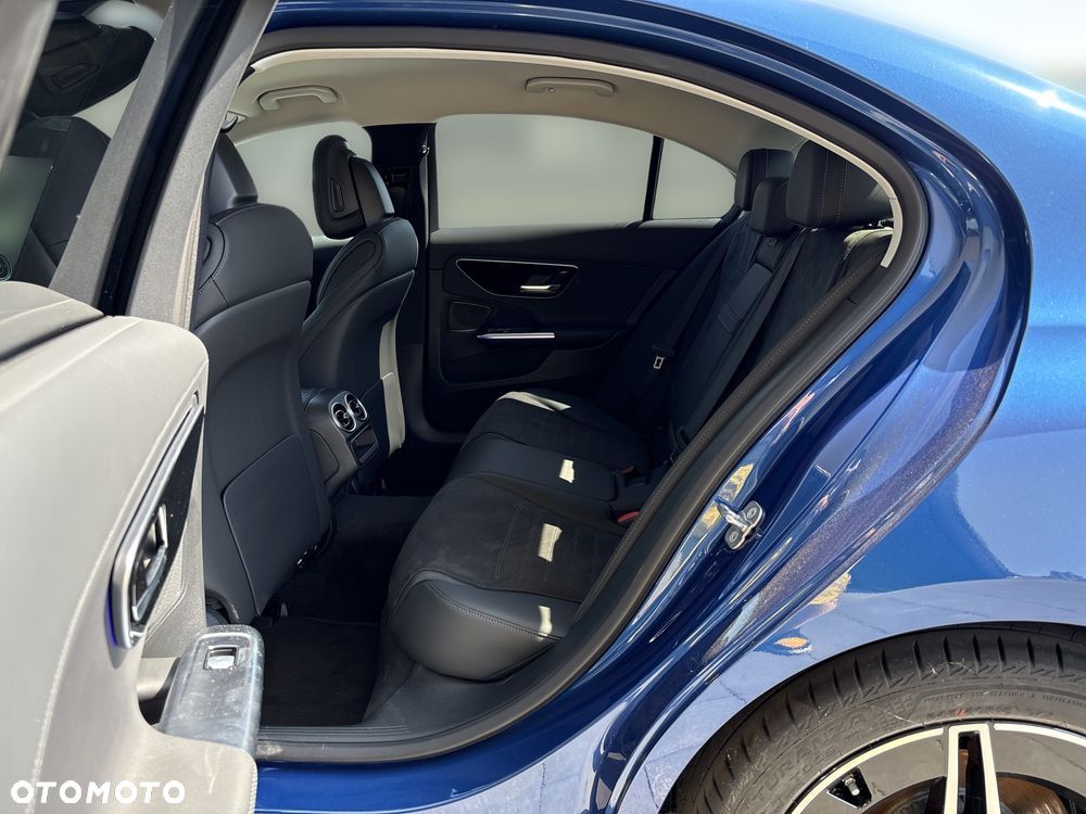 Mercedes-Benz Klasa C 200 mHEV 4-Matic AMG - 11