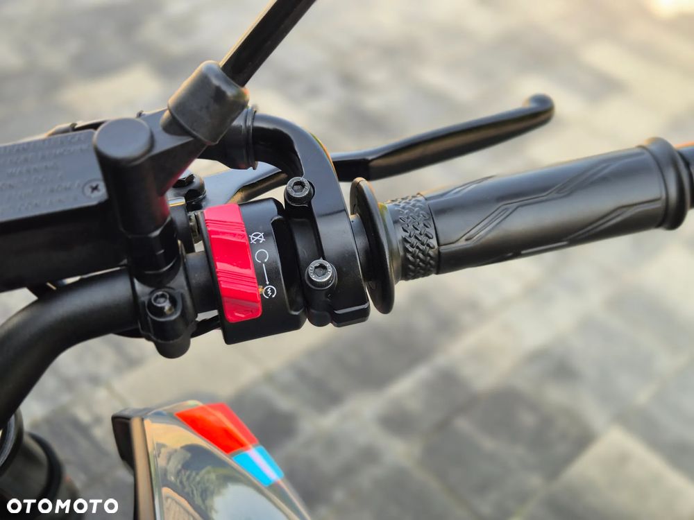 Yamaha MT - 17
