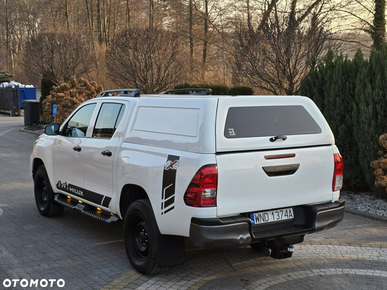 Toyota Hilux - 12