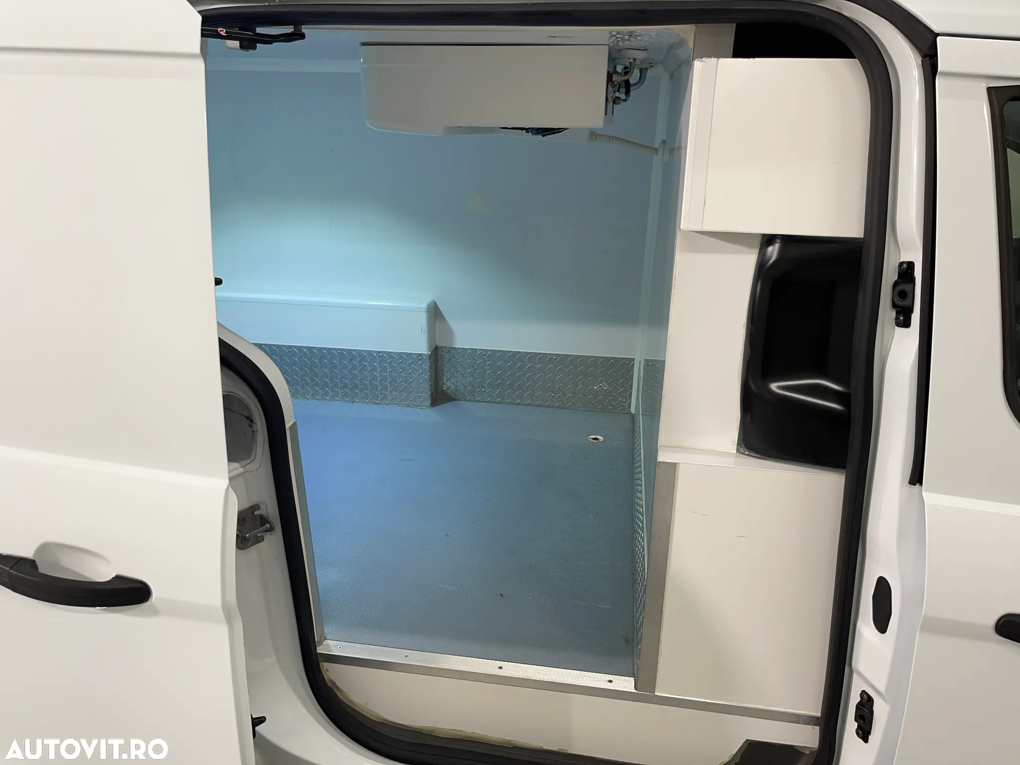 Ford Transit Connect - 10
