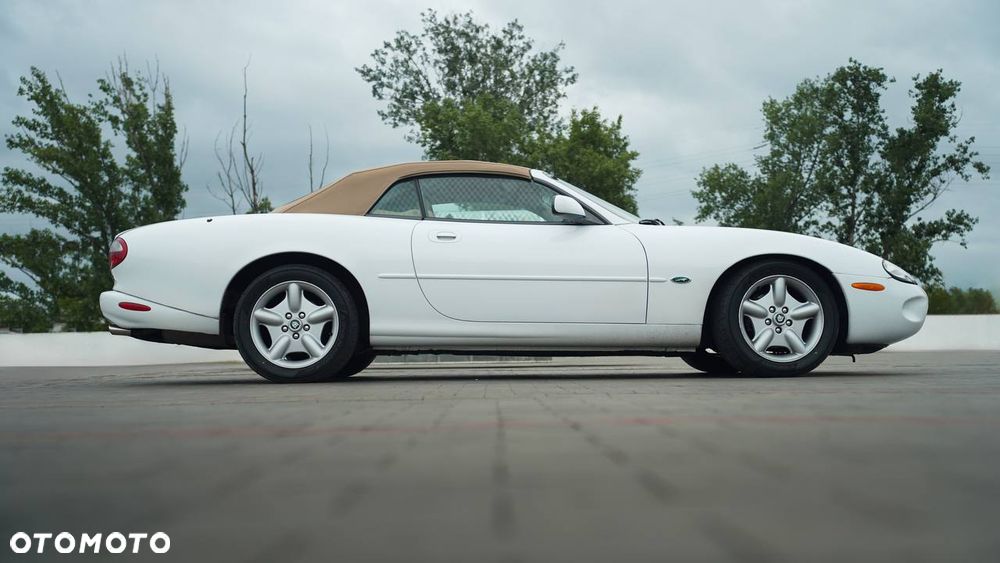 Jaguar XK8 - 10