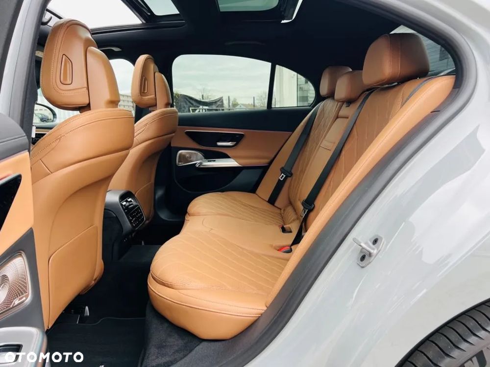 Mercedes-Benz Klasa E 220 d 4-Matic AMG - 16