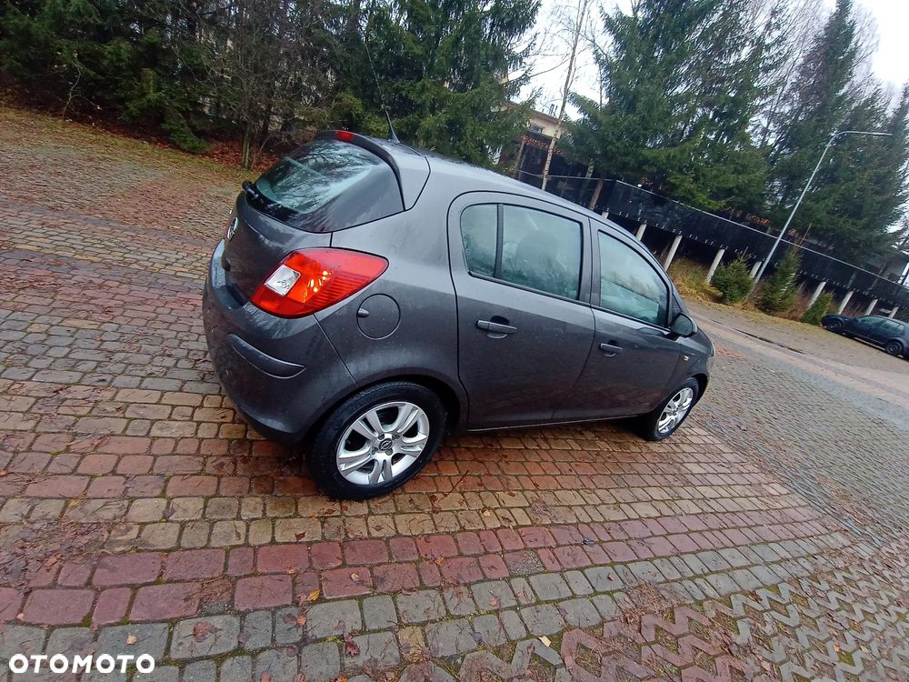Opel Corsa 1.2 16V Cosmo - 12