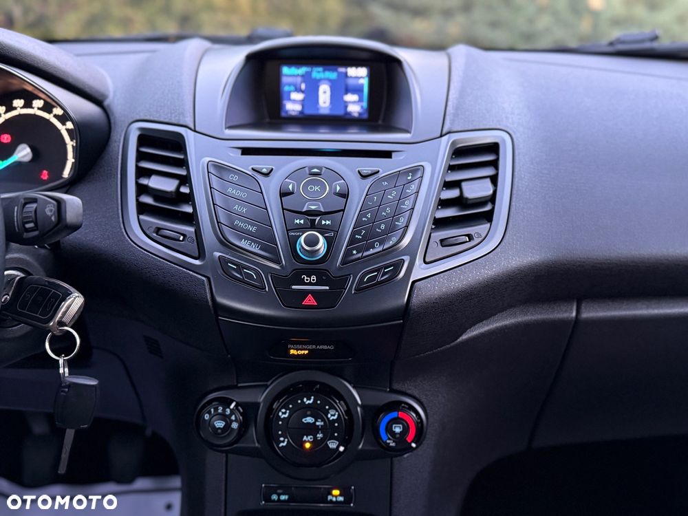 Ford Fiesta 1.0 Champions Edition - 19