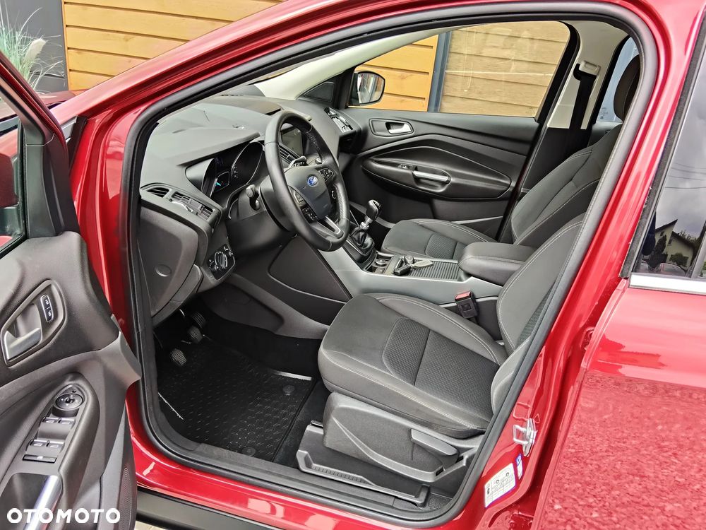 Ford Kuga 1.5 EcoBoost TITANIUM - 9