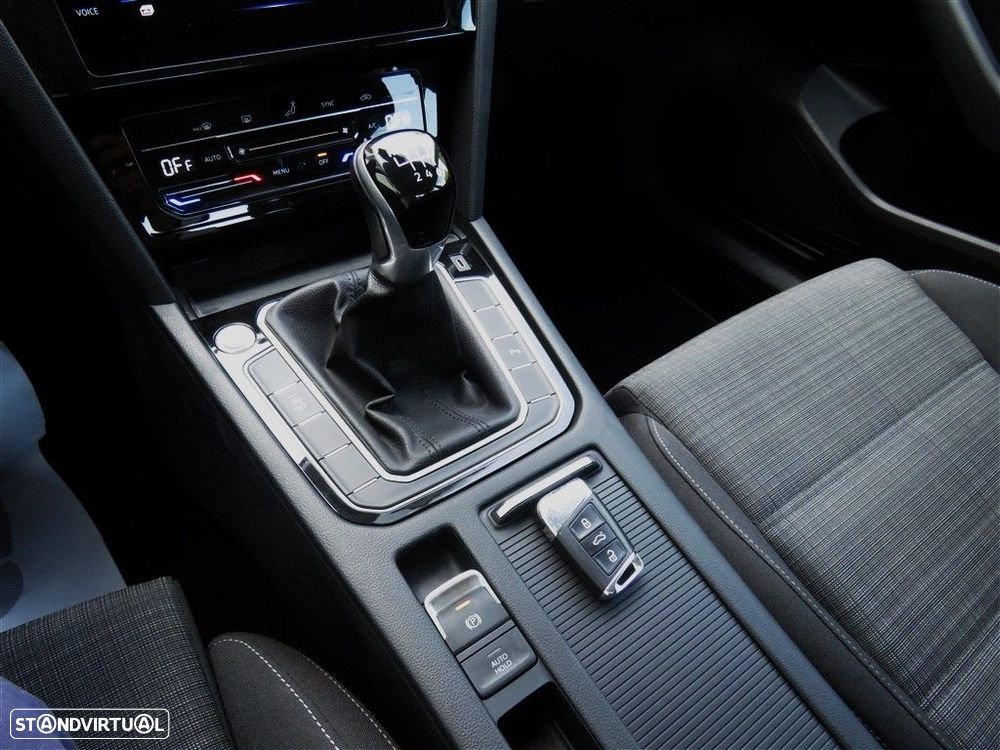 VW Passat 1.5 TSI Business - 11