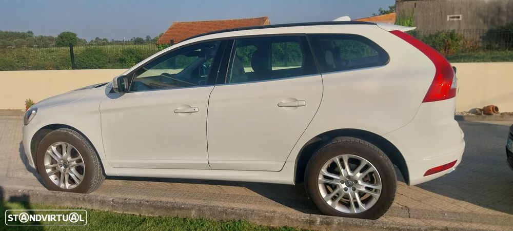 Volvo XC 60 2.0 D4 Momentum - 4