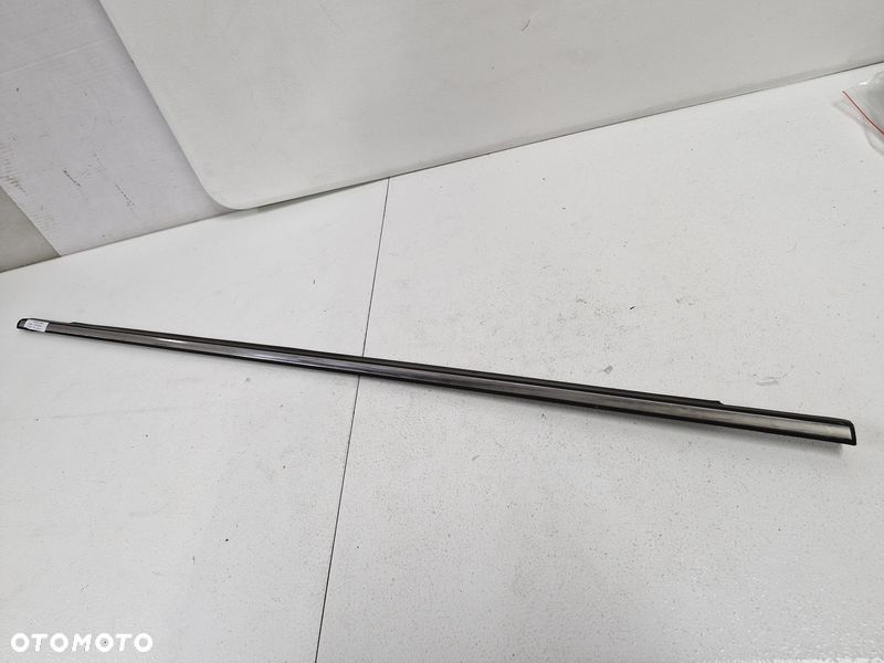 fiat 500 listwa zgarniająca drzwi prawa chrom - 1