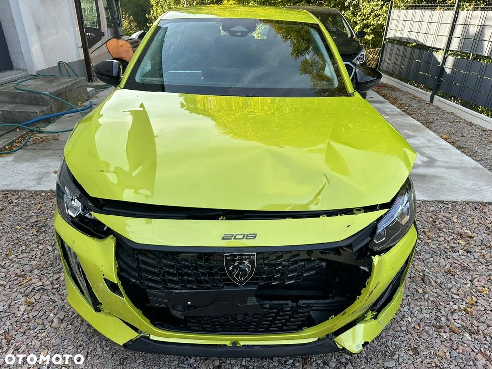 Peugeot 208 - 15