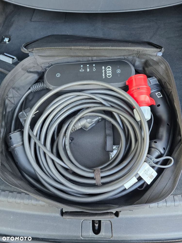 Audi A6 Avant 55 TFSI e quattro S tronic S line - 25