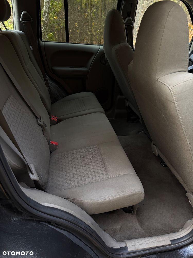 Jeep Liberty 3.7 4x4 - 17