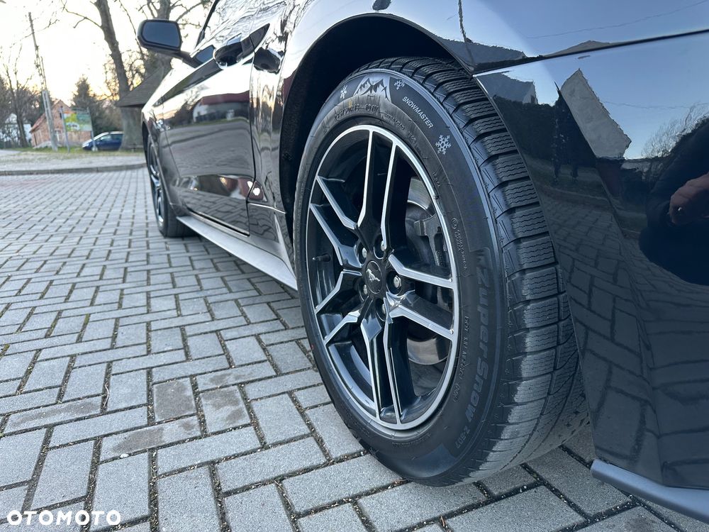 Ford Mustang 5.0 V8 GT - 12