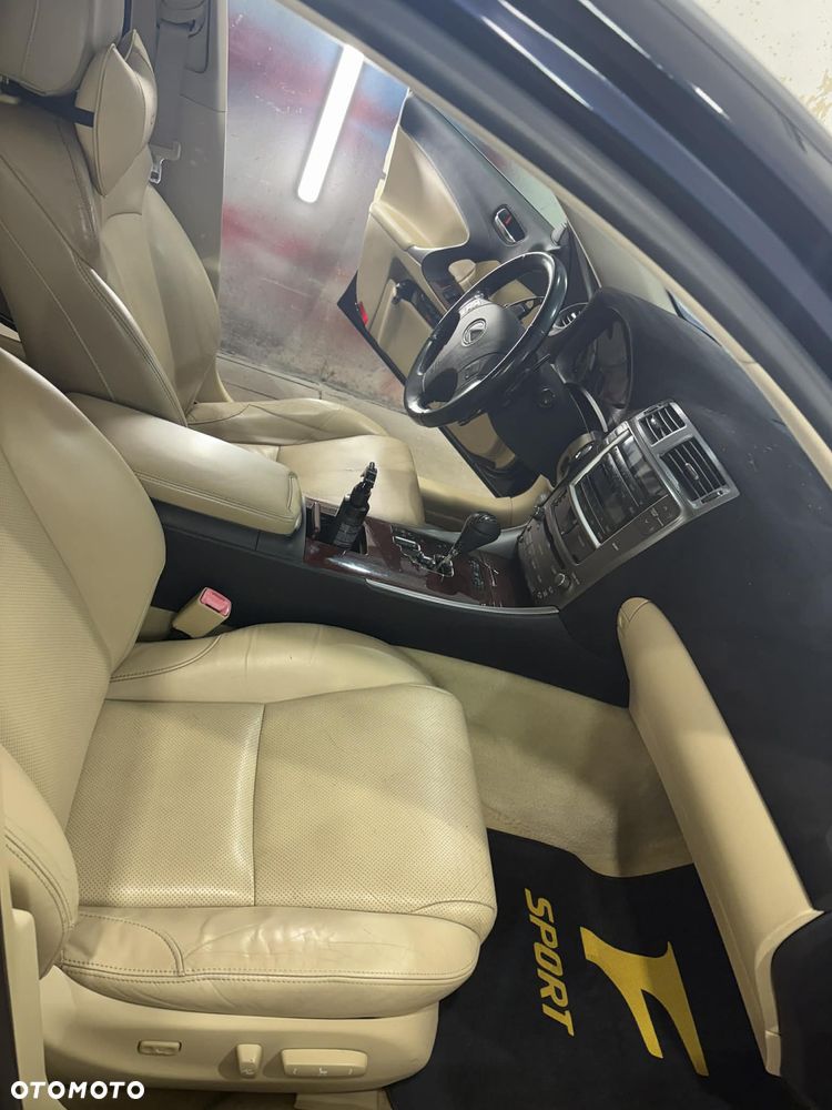 Lexus IS - 34