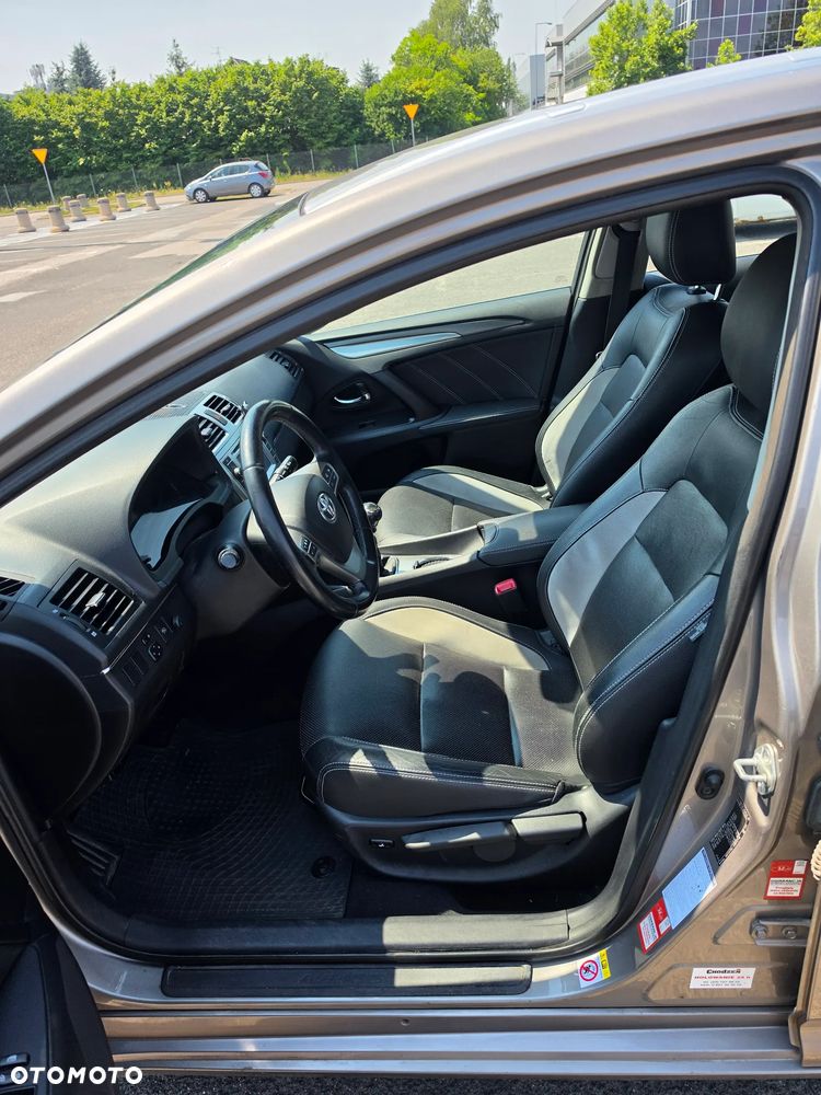Toyota Avensis 2.0 D-4D Premium - 8
